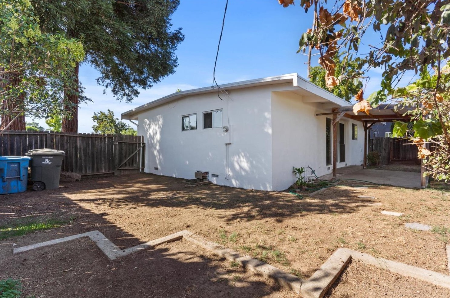 1431 Clark Ave, Yuba City CA  95991-2821 exterior