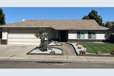 2342 Vine Avenue, Escalon, CA 95320 - Photo 1