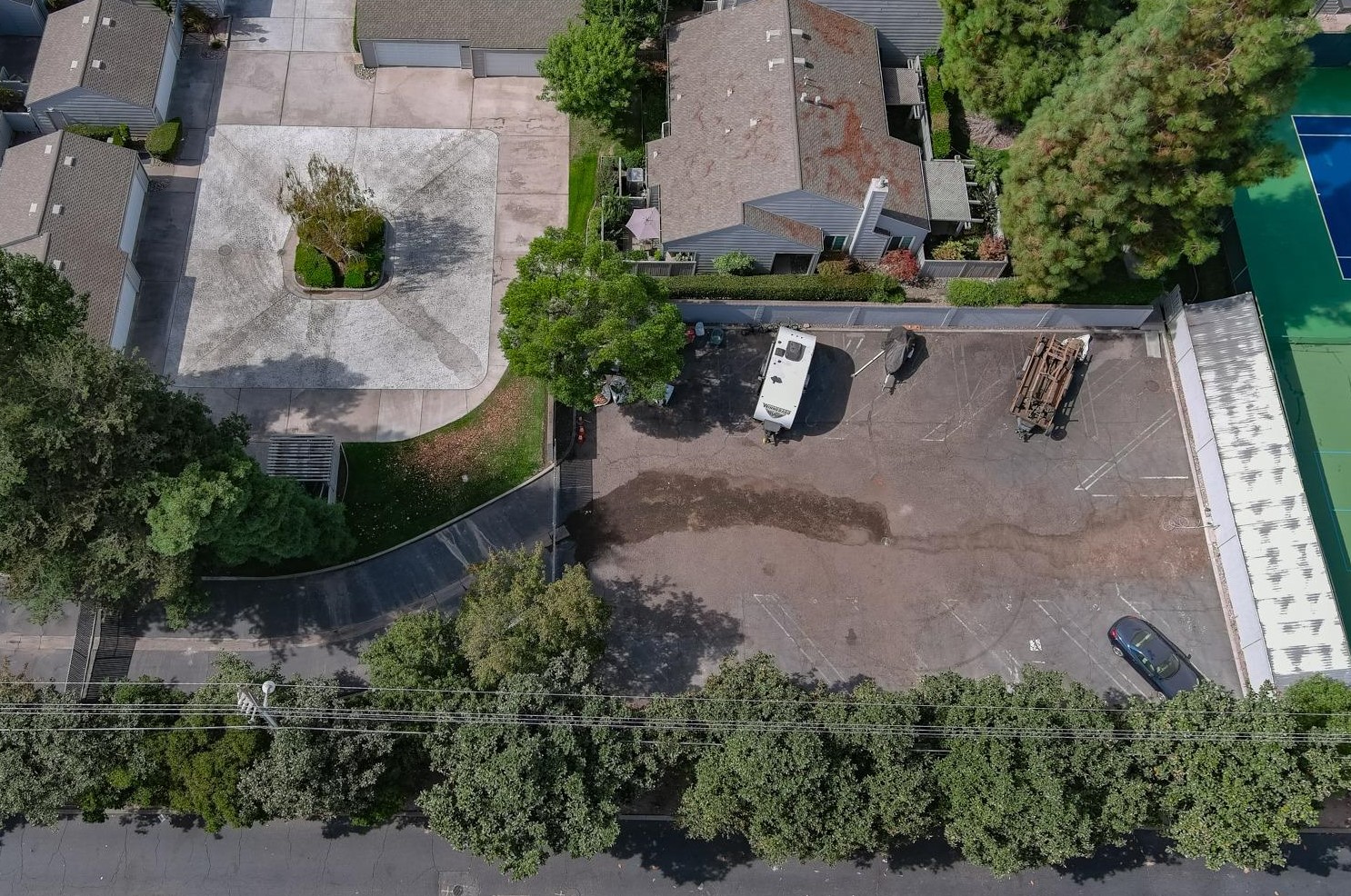 2740 Sherwood Ave, Modesto CA  95350-2204 exterior