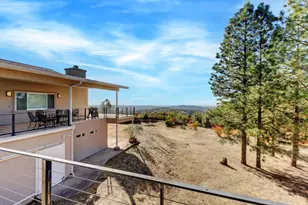 16174 Thornberry Ln, Grass Valley, CA 95949 - Photo 9