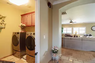 6839 Mercedes Ave, Winton, CA 95388 - Photo 15