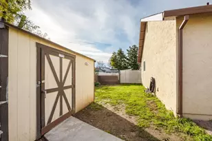 2332 Piercy Way, Sacramento, CA 95838 - Photo 35