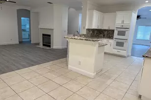 683 Mark Thomas Dr, Yuba City, CA 95993 - Photo 5