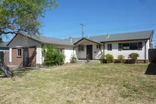 2101 W Tokay St, Lodi, CA 95242 - Photo 1