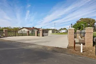 2195 Baldwin Ln, Stockton, CA 95215 - Photo 3