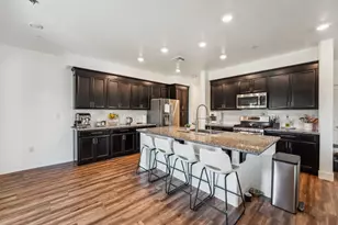 2074 Abbeylane Way, Olivehurst, CA 95961 - Photo 5