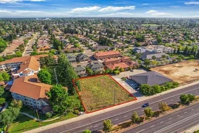 2115 W Kettleman Lane, Lodi, CA 95242 - Photo 5