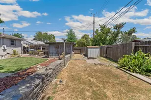 5532 Fruitridge Rd, Sacramento, CA 95820 - Photo 17