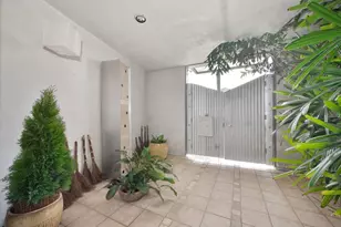 2101 28th St, Sacramento, CA 95818 - Photo 13