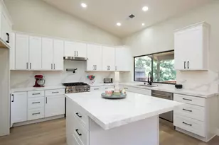 892 River Bluff Dr, Oakdale, CA 95361 - Photo 11