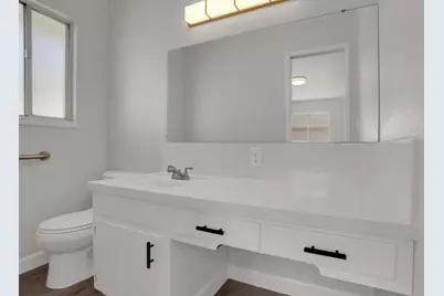 1412 E Glenwood Avenue, Turlock, CA 95380 - Photo 17