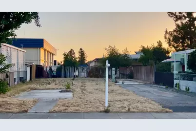 3037 Holiday Lane, Modesto, CA 95350 - Photo 13