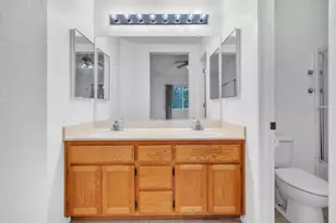 6465 Laguna Mirage Ln, Elk Grove, CA 95758 - Photo 11