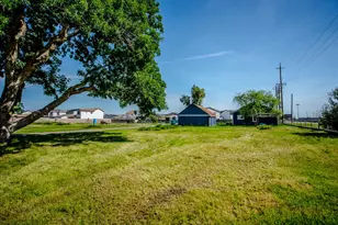 19435 East St, Woodland, CA 95776 - Photo 1