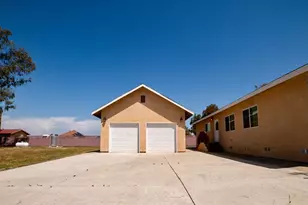 21044 E Meza Ln, Linden, CA 95236 - Photo 7