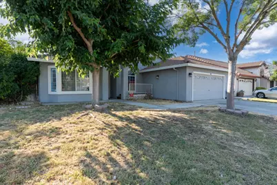 1928 Davis Drive, Los Banos, CA 93635 - Photo 1