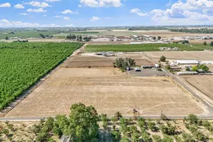 18365 E Clausen Rd, Turlock, CA 95380 - Photo 13