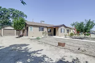 920 N Lake St, Madera, CA 93638 - Photo 1