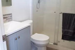 8013 Skywoods Way, Sacramento, CA 95828 - Photo 25