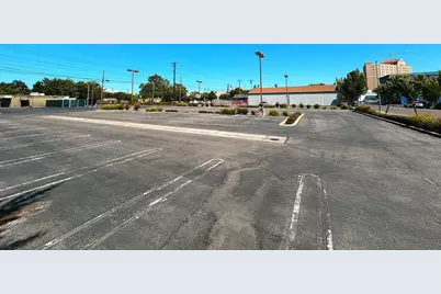 1320 10th Street, Modesto, CA 95354 - Photo 3