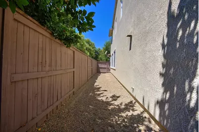 8039 Murcia Way, El Dorado Hills, CA 95762 - Photo 33