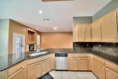 1851 Oakley Court, Stockton, CA 95206 - Photo 9