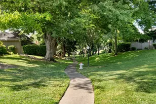 1202 Commons Dr, Sacramento, CA 95825 - Photo 37