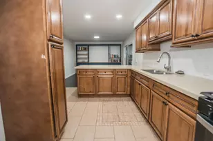 7559 Thorpe Way, Sacramento, CA 95822 - Photo 9