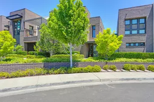3335 McKinley Village Way, Sacramento, CA 95816 - Photo 3