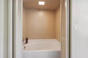 631 Wilhaggin Dr, Sacramento, CA 95864 - Photo 39