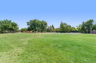 7570 Burgoyne Ln, Sacramento, CA 95823 - Photo 23