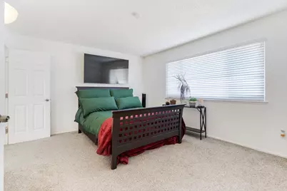 7570 Burgoyne Lane, Sacramento, CA 95823 - Photo 17