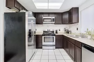 7570 Burgoyne Ln, Sacramento, CA 95823 - Photo 11