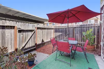 7570 Burgoyne Lane, Sacramento, CA 95823 - Photo 9