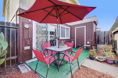 7570 Burgoyne Lane, Sacramento, CA 95823 - Photo 9