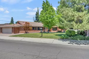 1071 W Monterey Ave, Stockton, CA 95204 - Photo 7