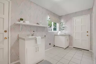 7025 Hillcrest Drive, Modesto, CA 95356 - Photo 21