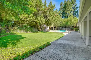 7025 Hillcrest Dr, Modesto, CA 95356 - Photo 33