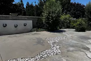 2253 Maple Hollow Ln, Manteca, CA 95336 - Photo 3