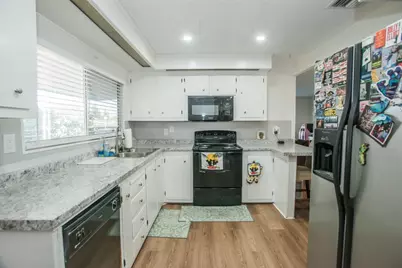Bouvais Cir, Sacramento, CA 95828 - Photo 15