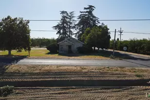 8530 N Winton Way, Winton, CA 95388 - Photo 1