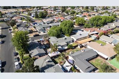 2404 Edmunds Avenue, Modesto, CA 95350 - Photo 63