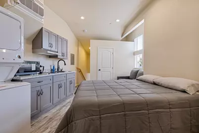 303 W Lockeford, Lodi, CA 95240 - Photo 25