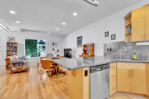 1719 6th St, Sacramento, CA 95811 - Photo 5