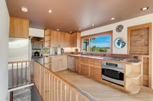 240 Alexander St, Crockett, CA 94525 - Photo 11