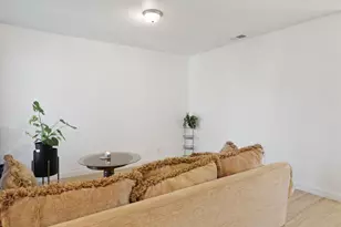 6038 Fruitridge Rd, Sacramento, CA 95820 - Photo 7