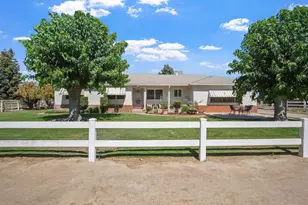 1124 Pauline Ave, Modesto, CA 95358 - Photo 1