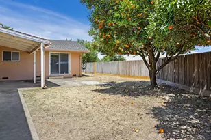 8275 E Orchard Rd, Acampo, CA 95220 - Photo 11