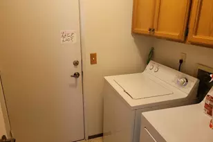 7407 Sunborough Ln, Sacramento, CA 95828 - Photo 17