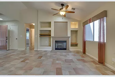 6348 Laguna Mirage Lane, Elk Grove, CA 95758 - Photo 9